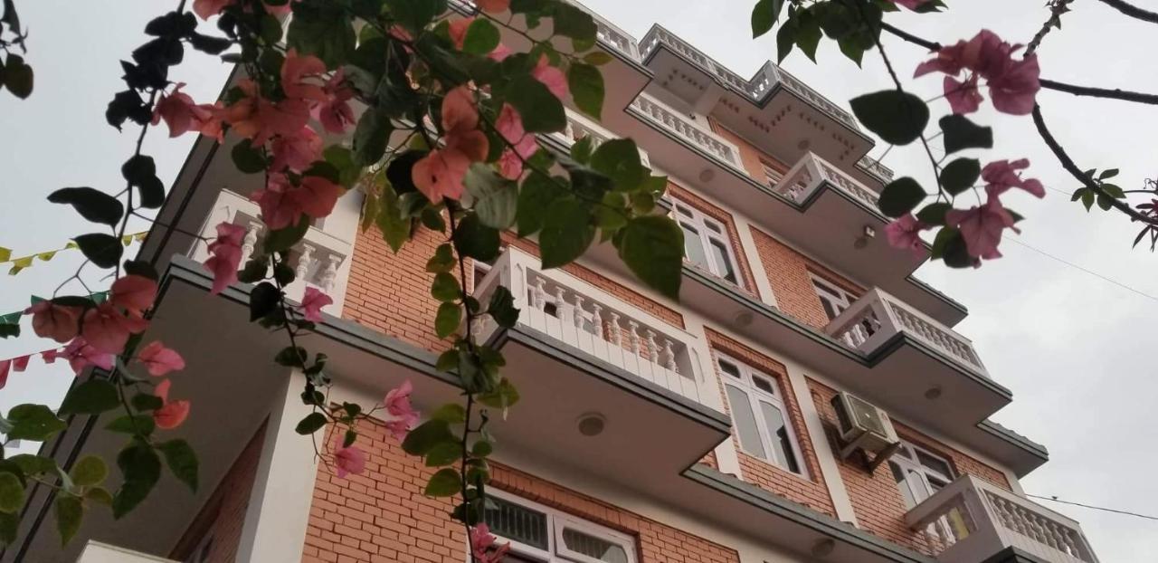 Cloud 9 Garden Hotel Катманду Екстериор снимка