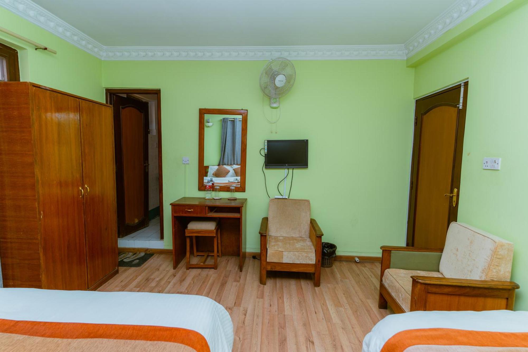 Cloud 9 Garden Hotel Катманду Екстериор снимка