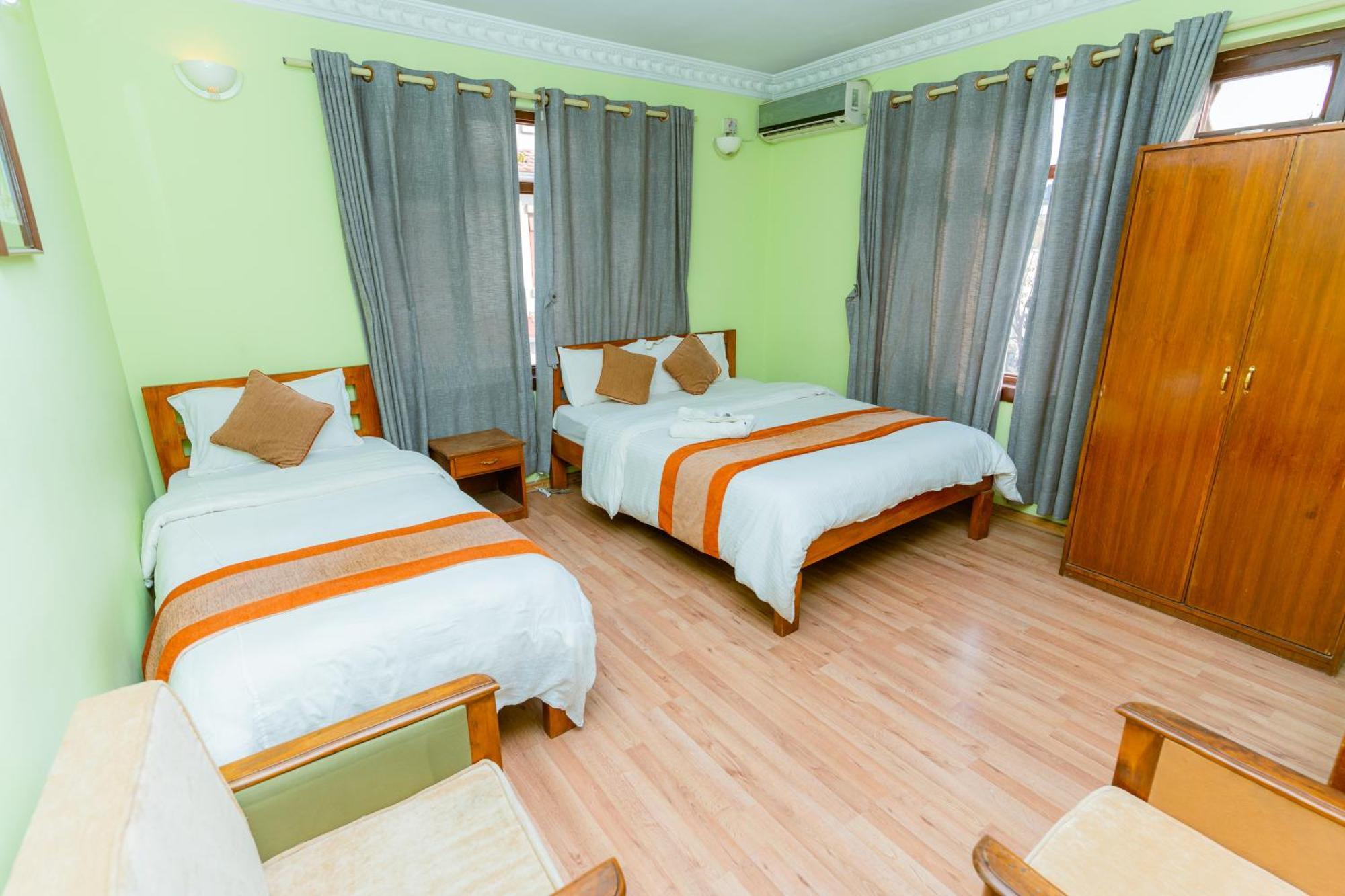 Cloud 9 Garden Hotel Катманду Екстериор снимка