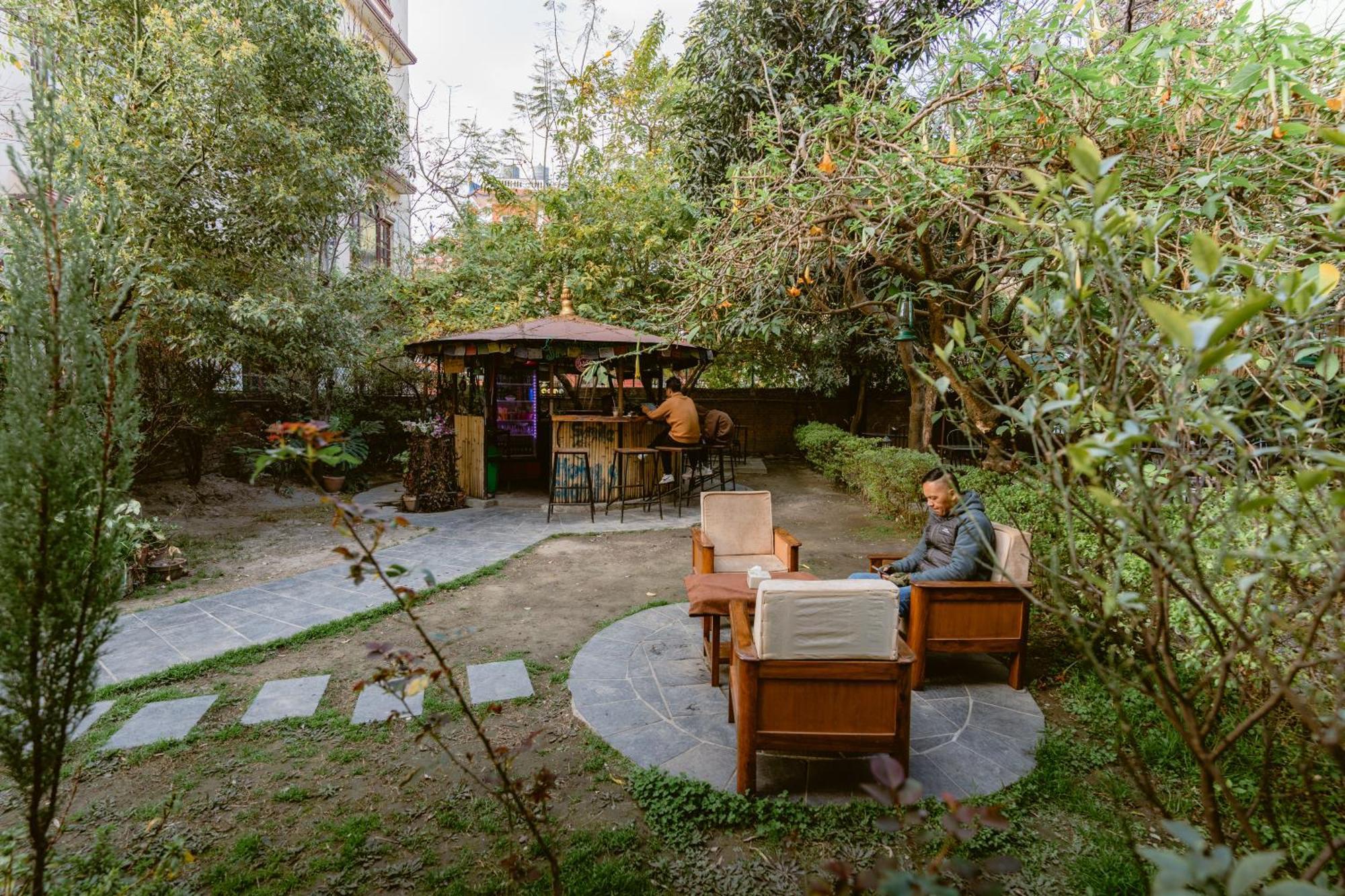 Cloud 9 Garden Hotel Катманду Екстериор снимка