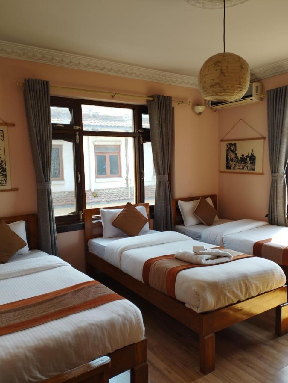 Cloud 9 Garden Hotel Катманду Екстериор снимка