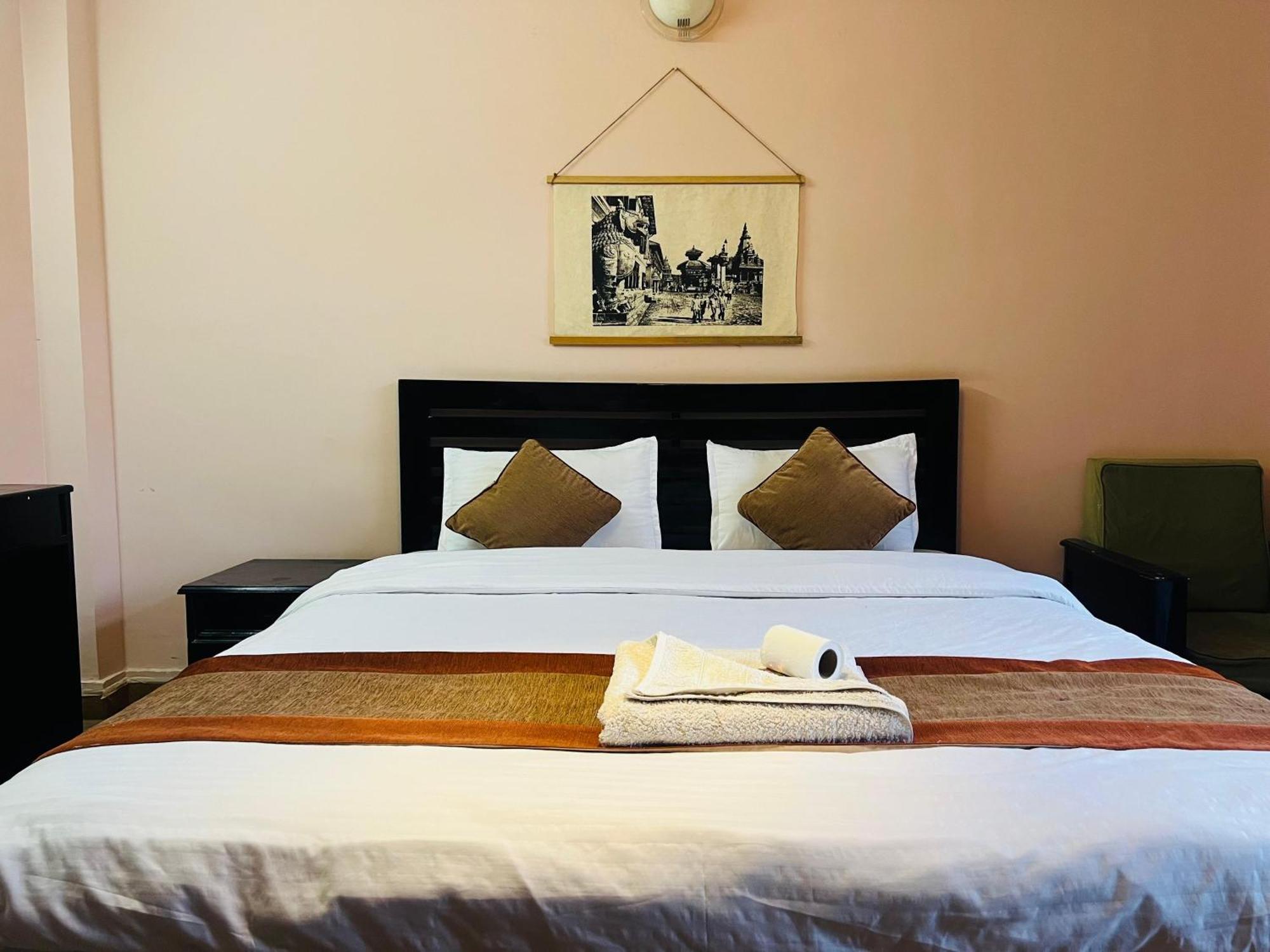 Cloud 9 Garden Hotel Катманду Екстериор снимка